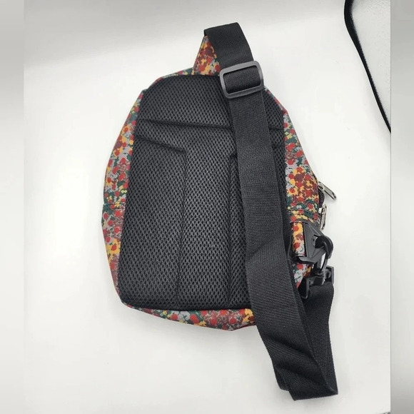 Funko Star Wars Boba Fett FL Sling Backpack Exclusive Futura Mandalorian Disney - Picture 11 of 13